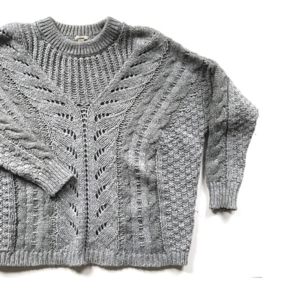 Oversized knit grey sweater